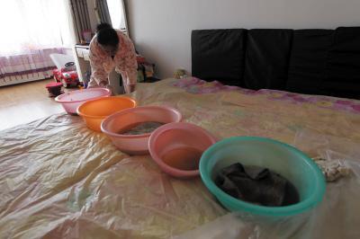 普格楼上漏水，住户失联，小区没物管，业主维权难！律师来支招……